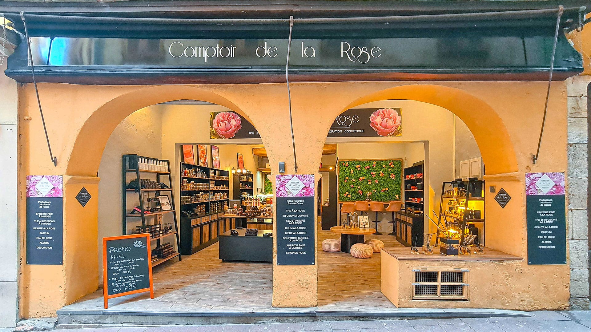 Prise photo et retouches - extérieur magasin de Nice du Comptoir de la Rose par Pierre Fayard