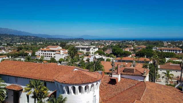 SANTA-BARBARA-COUNTY-COURTHOUSE-PIERRE-FAYARD Santa Barbara County Courthouse en Californie par Pierre Fayard