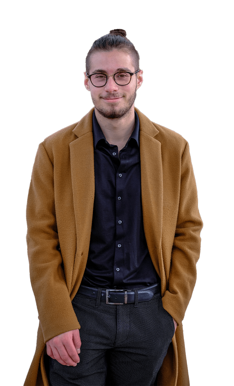 Photo de Pierre Fayard de face détourée